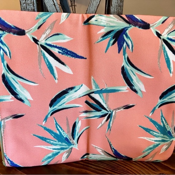 NWT Rachel Pally foldable faux leather clutch. - tropical fabric pink/mint green - Picture 8 of 10